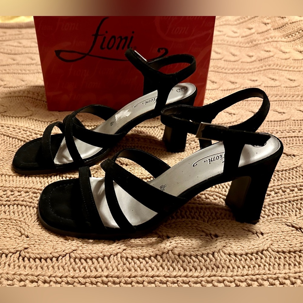 Fioni Black Suede Heels